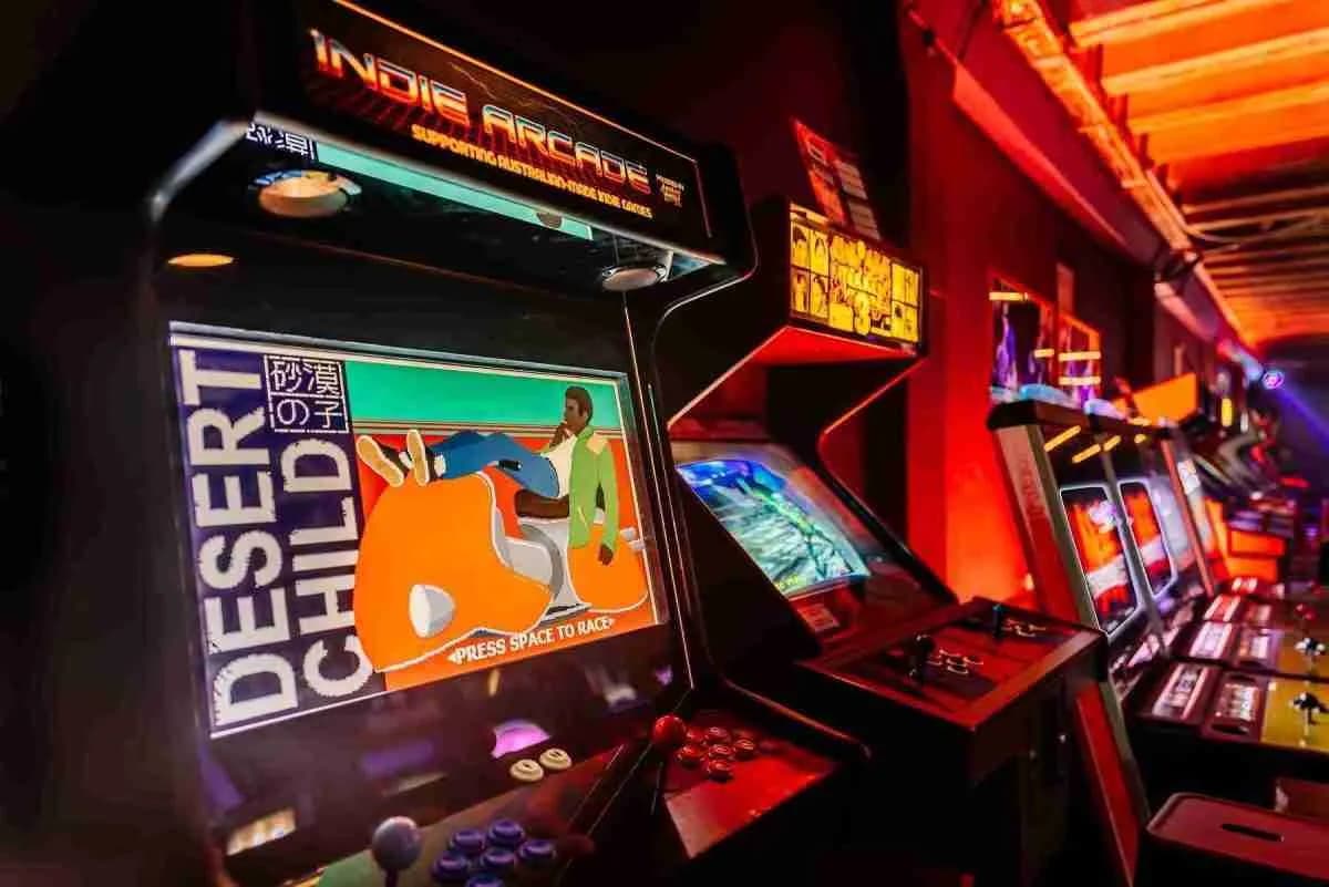Geek Society - Indie Arcade screenshot 1
